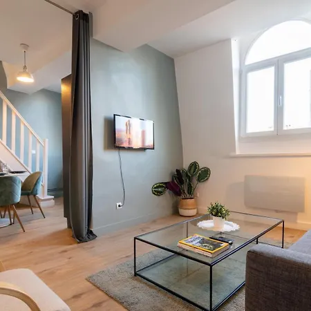 Hypercentre - Superb Cosy Duplex Parking Appartement