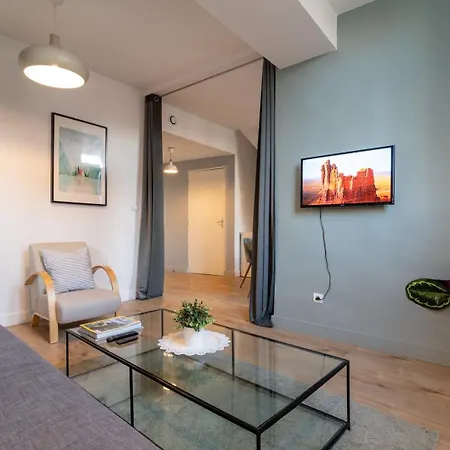 Hypercentre - Superb Cosy Duplex Parking